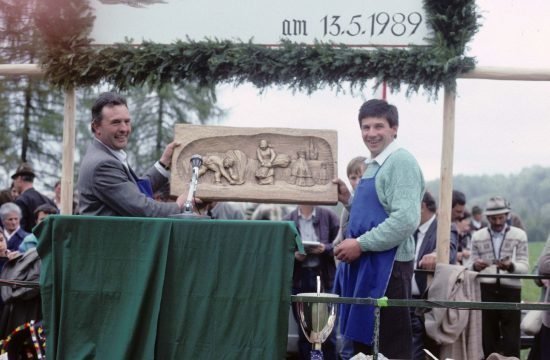 1989 bei der Ausstellung in Deutschnofen mit dem ehemaligen Verbandsobmann Weissensteiner Johann